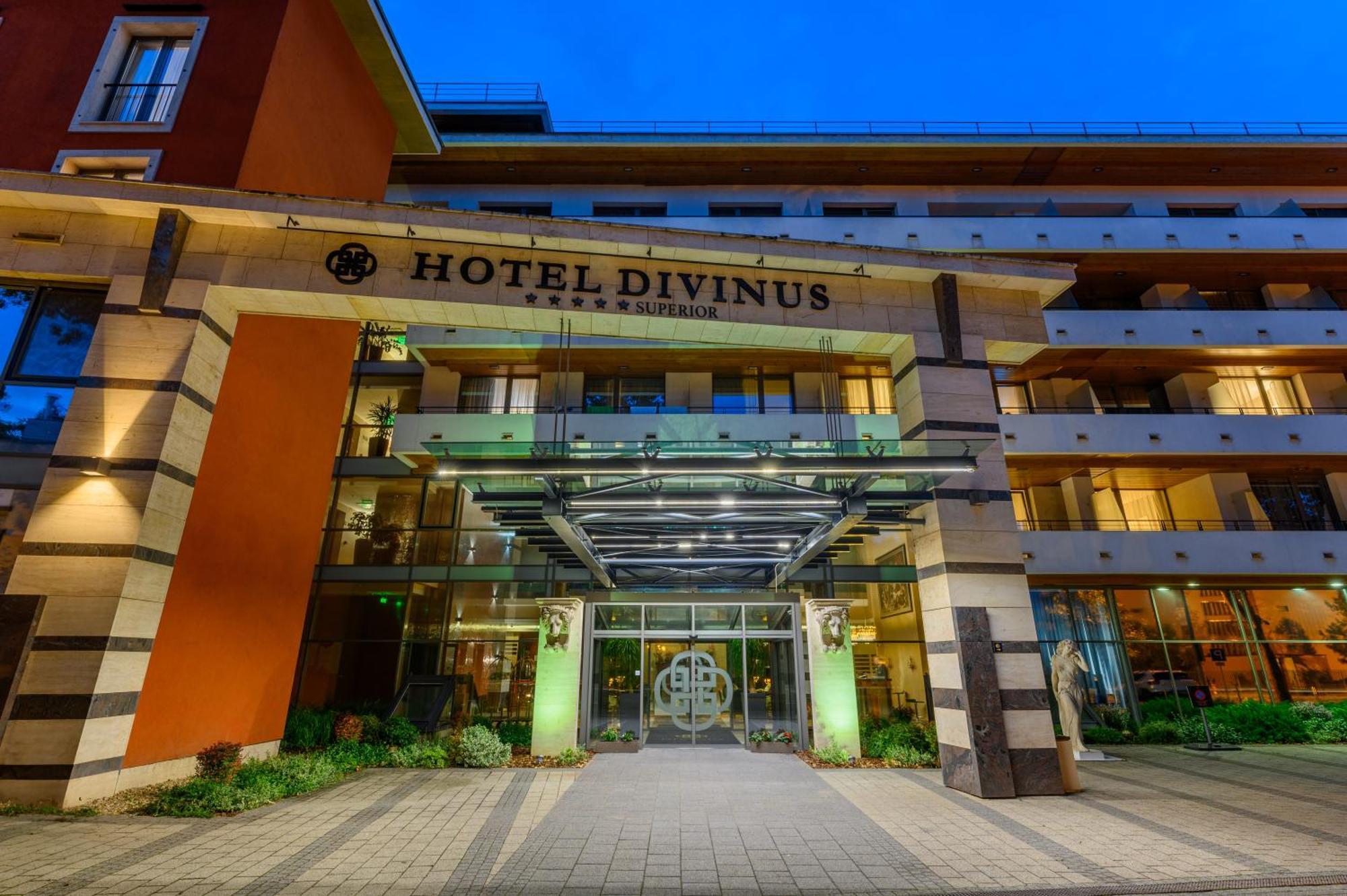 Hotel Divinus Debrecen Exterior photo